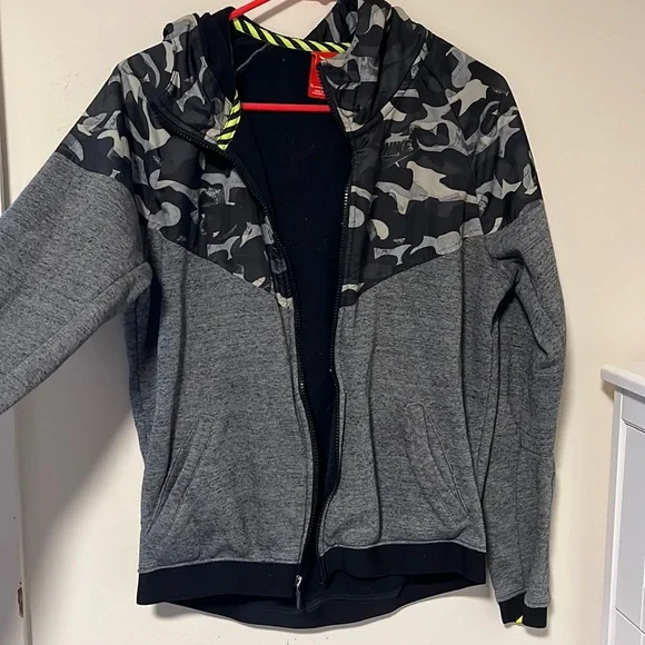 Nike zip up jacket - Picture 4 of 4